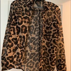 Cheetah print blouse 🤗